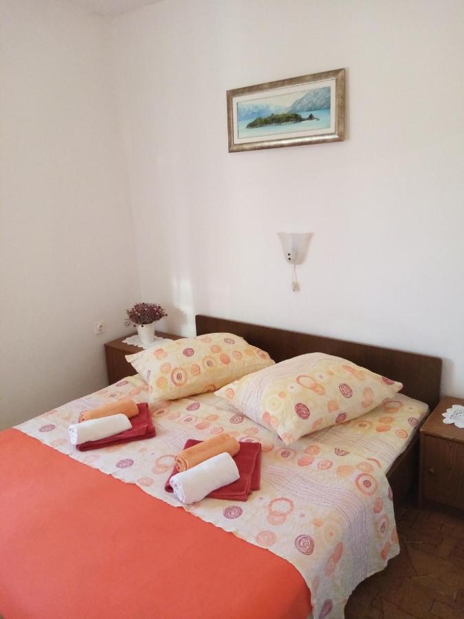Apartments "Sun-Sea" Лопар Экстерьер фото