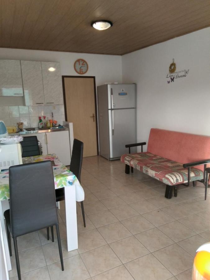 Apartments "Sun-Sea" Лопар Экстерьер фото