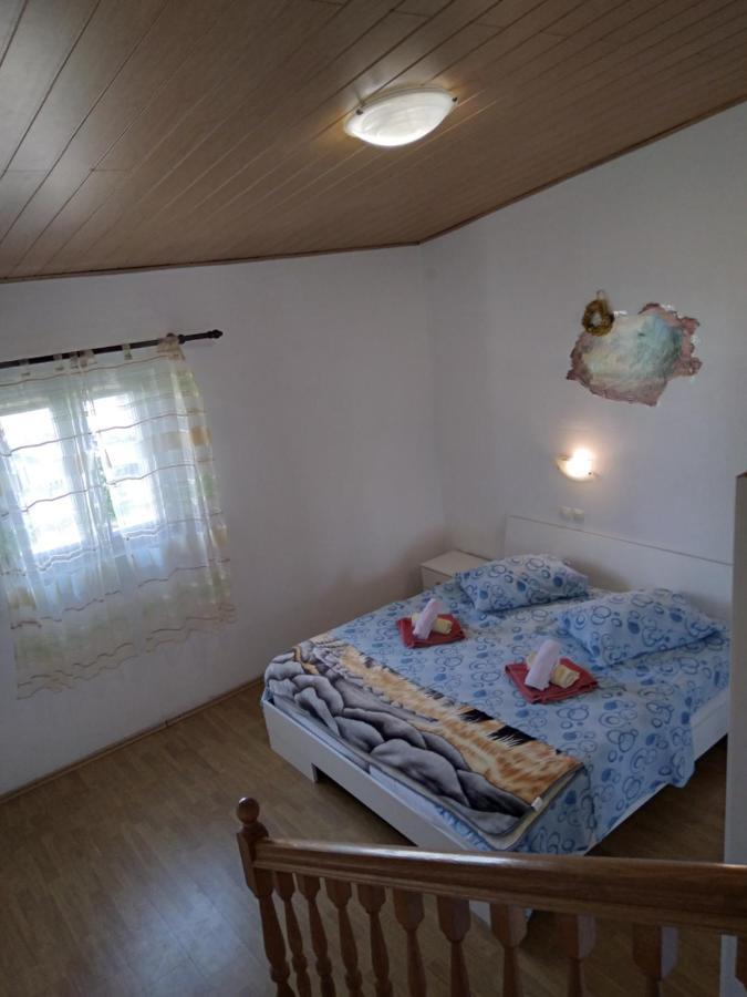 Apartments "Sun-Sea" Лопар Экстерьер фото