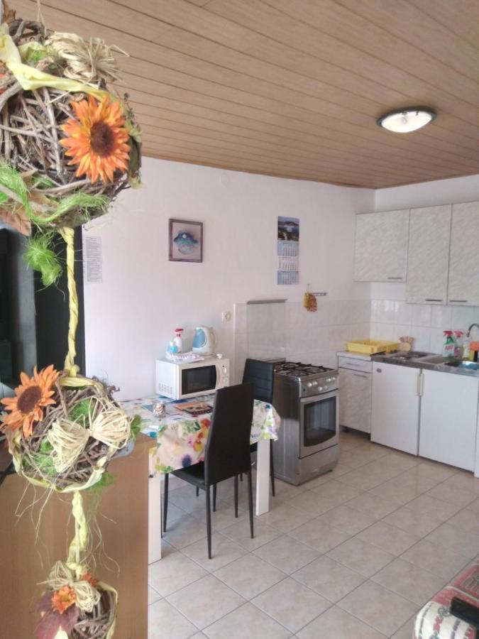 Apartments "Sun-Sea" Лопар Экстерьер фото