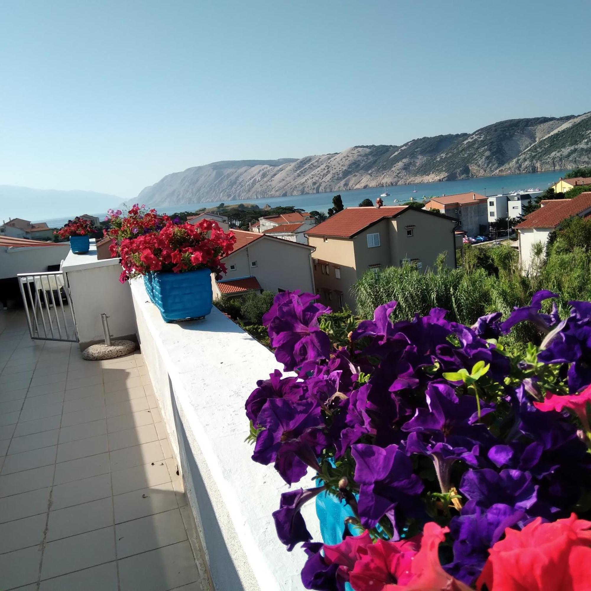 Apartments "Sun-Sea" Лопар Экстерьер фото