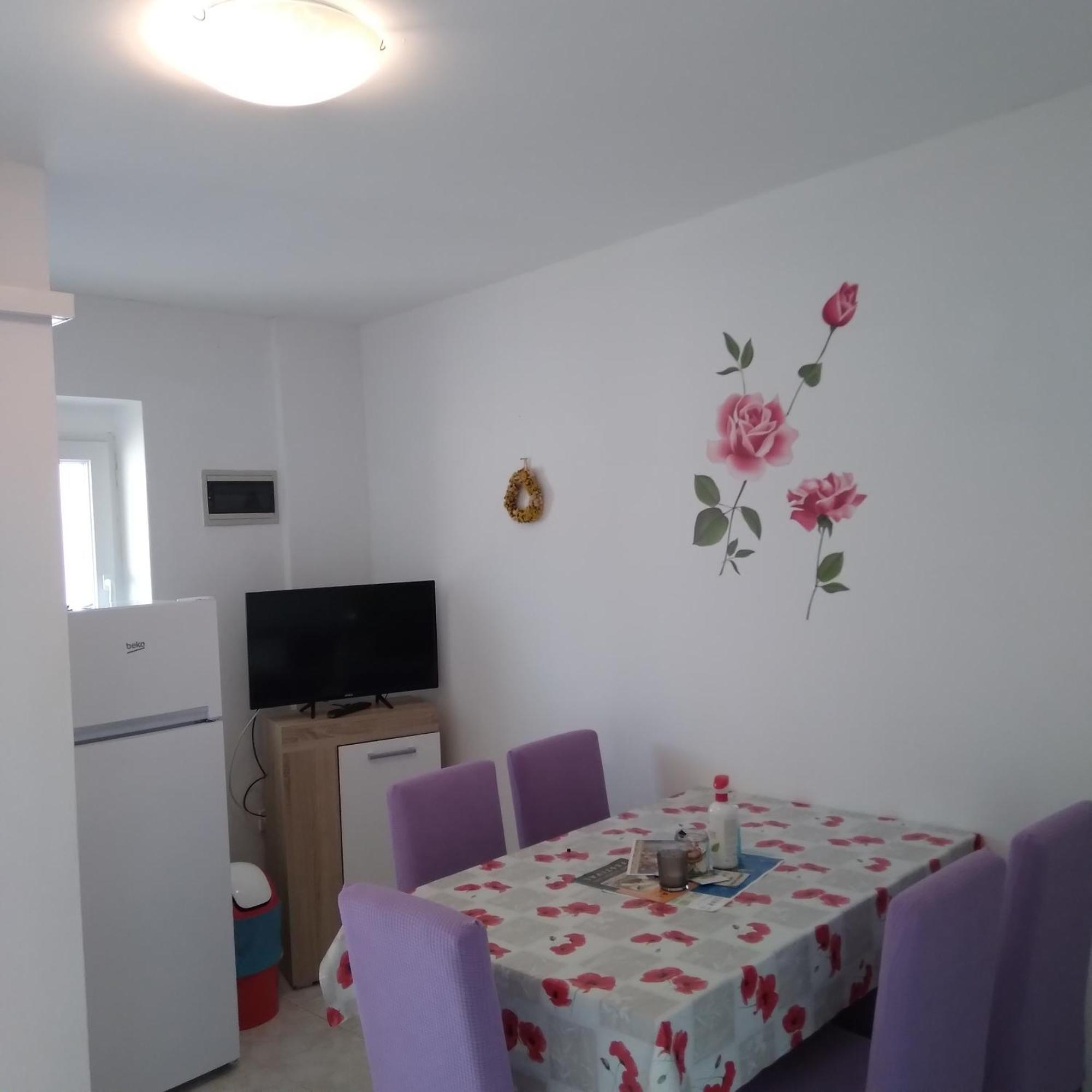Apartments "Sun-Sea" Лопар Экстерьер фото